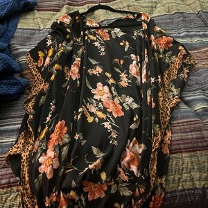 Long pretty shawl, no damage, i just never wear it